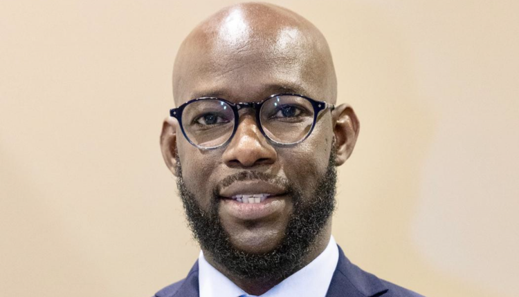 Le luxe des députés , la pauvreté du peuple (Par Aly Bathily )