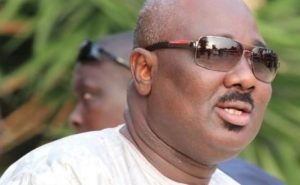 Téléphones en prison : Farba Ngom et un agent pénitentiaire déférés ce mercredi