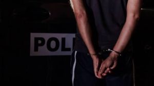 Braquage à l’arme blanche : un récidiviste interpellé après avoir agressé une mère et son fils