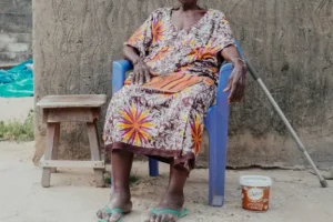 Pikine : Une sexagénaire accusée de vols en série arrêtée après avoir simulé la folie