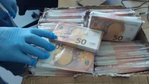 Commissariat d’arrondissement de Grand Dakar : deux personnes interpellées pour escroquerie au visa Schengen et faux en écritures