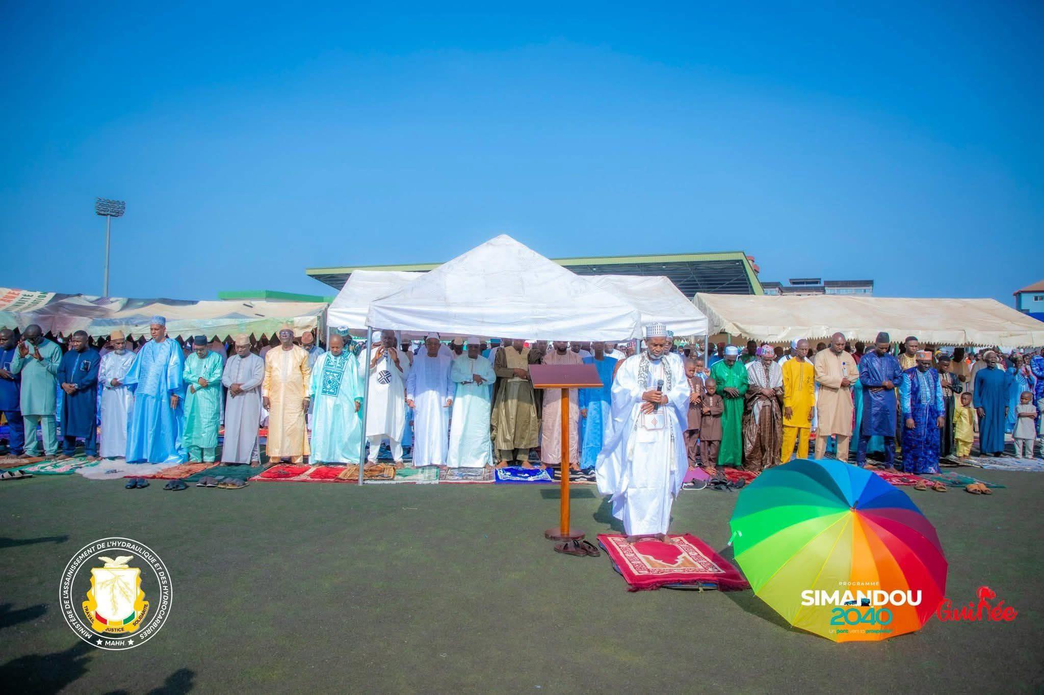 Guinée : un simple parapluie détourne la fête de l’Aïd el-Fitr
