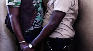 Scandale homosexuel : une nouvelle enquête ouverte après l’arrestation de quatre individus