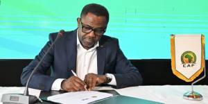 CAF : Véron Mosengo-Omba démissionne de son poste de secrétaire général