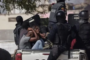 Grand-Yoff : une intervention policière contre un trafic présumé de chanvre indien tourne à l’affrontement, un policier blessé