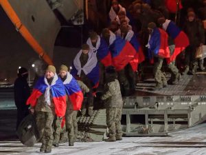 La Russie et l&rsquo;Ukraine doivent «échanger 500 prisonniers de guerre» d&rsquo;ici le 6 mars