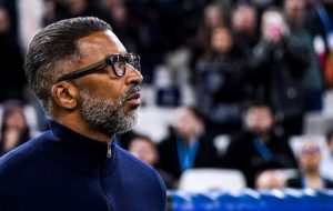 OM : Habib Beye monte au créneau et dénonce des « histoires inventées » dans la presse : « J’ai l’impression que c’est toujours lié à ma présence »