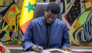 Code électoral : le président Bassirou Diomaye Faye promulgue la loi sur les inéligibilités