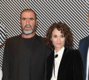 Eric Cantona : Contrairement à ses enfants Emir et Selma, sa femme Rachida Brakni n&rsquo;adhère pas à cette tradition familiale, « je tente de lui faire changer d&rsquo;avis »