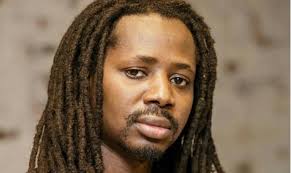 Défare Sénégal mo taxoon ñu xéx » : Réponse de Gaston Bandimic aux critiques concernant son soutien à Thiat.