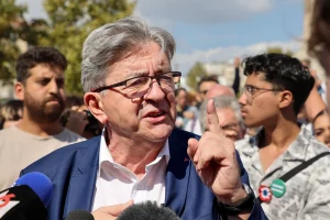 Jean-Luc Mélenchon nouveau candidat pour 2027