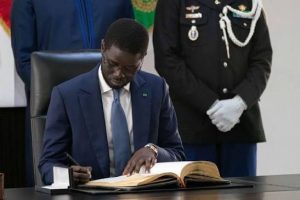 Révision de la Constitution : Diomaye Faye privilégie le référendum face à la proposition de Pastef !