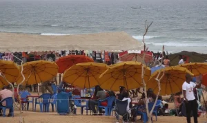 Plage de Guédiawaye : deux adolescentes portent plainte contre un jeune homme pour…