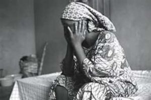 Guinaw Rails : une belle-mère fracasse le nez de son beau-fils à coups de pilon à cause de