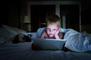 Enfants et écrans : l’étude qui bouscule les idées reçues
