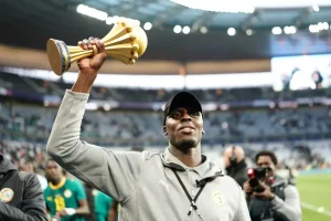 Édouard Mendy prend sa retraite internationale : un géant quitte la Tanière