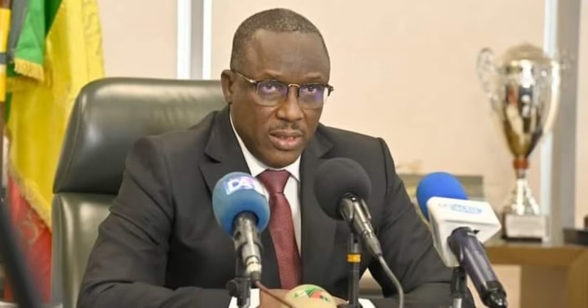 Programme « Un étudiant, un ordinateur » : Cheikh Oumar Anne refuse de répondre à la convocation des députés