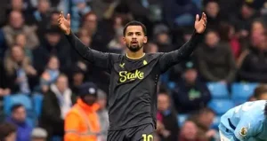 Premier League : Iliman Ndiaye titulaire pour le choc de ce dimanche face à Liverpool !